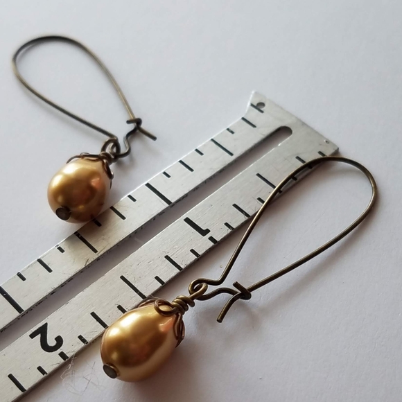 Austrian Pearl Earrings - Picture 4 of 8